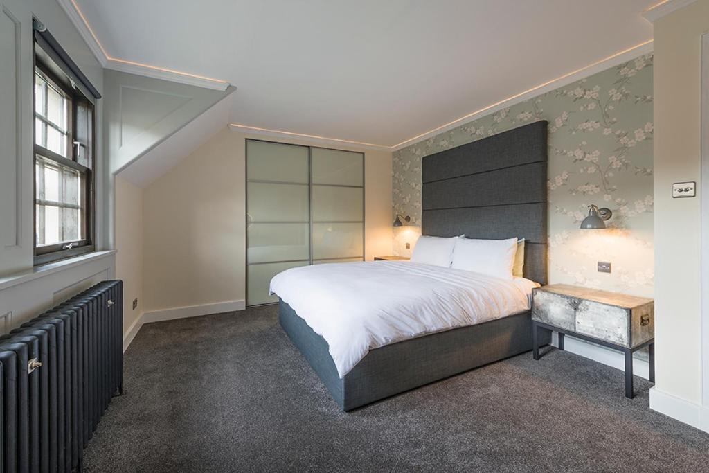 - Edinburgh - Apartment With Balcony And Free, Secure Garage Parking Exterior photo
